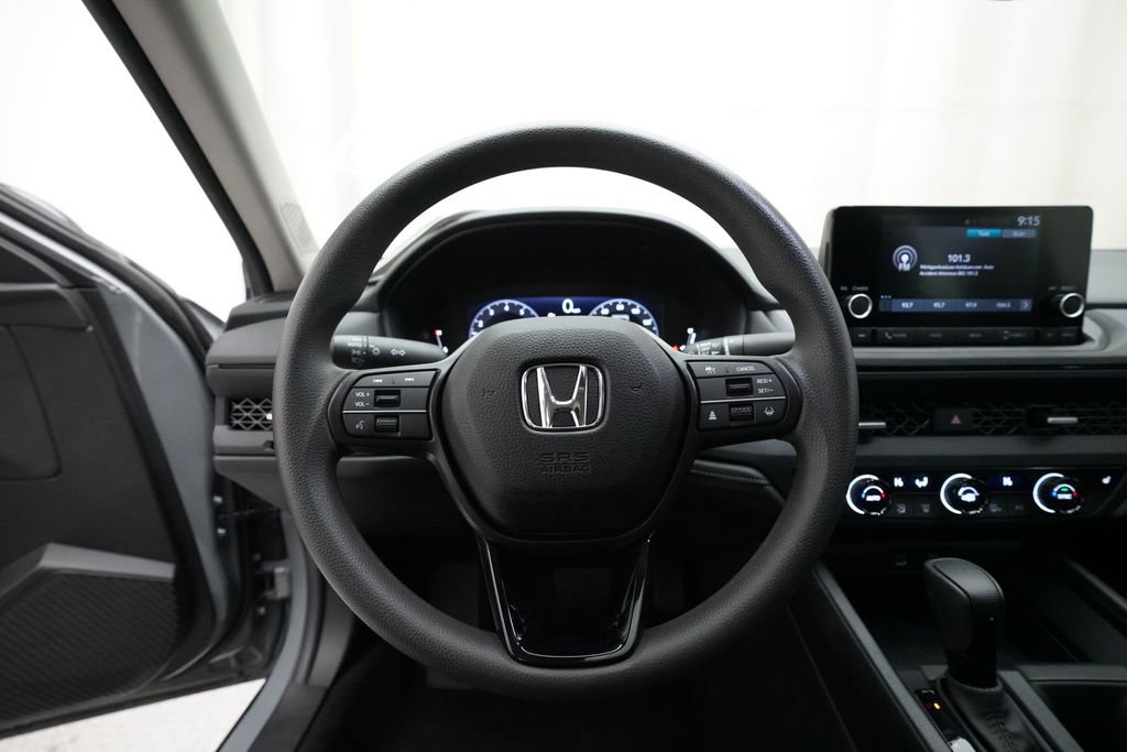 Certified 2025 Honda Accord SE image 4