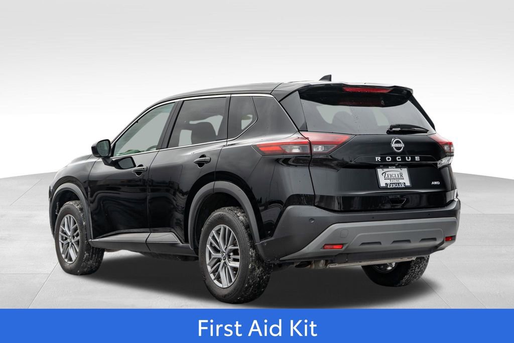 Used 2023 Nissan Rogue S image 5