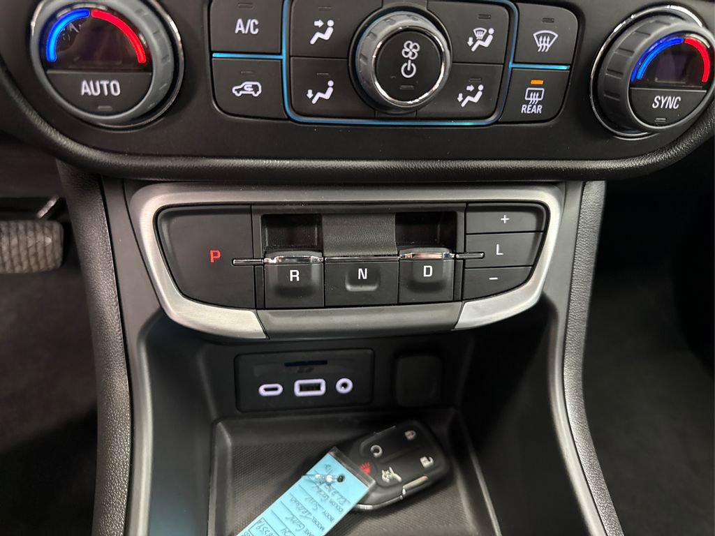 Used 2024 GMC Terrain SLT image 37