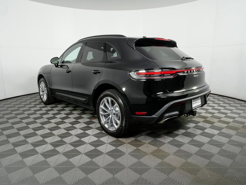 New 2026 Porsche Macan image 3
