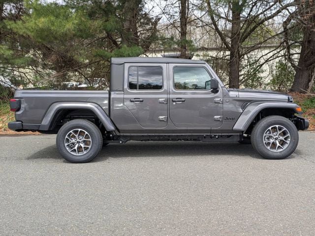 New 2026 Jeep Gladiator Sport AWD/4WD image 4