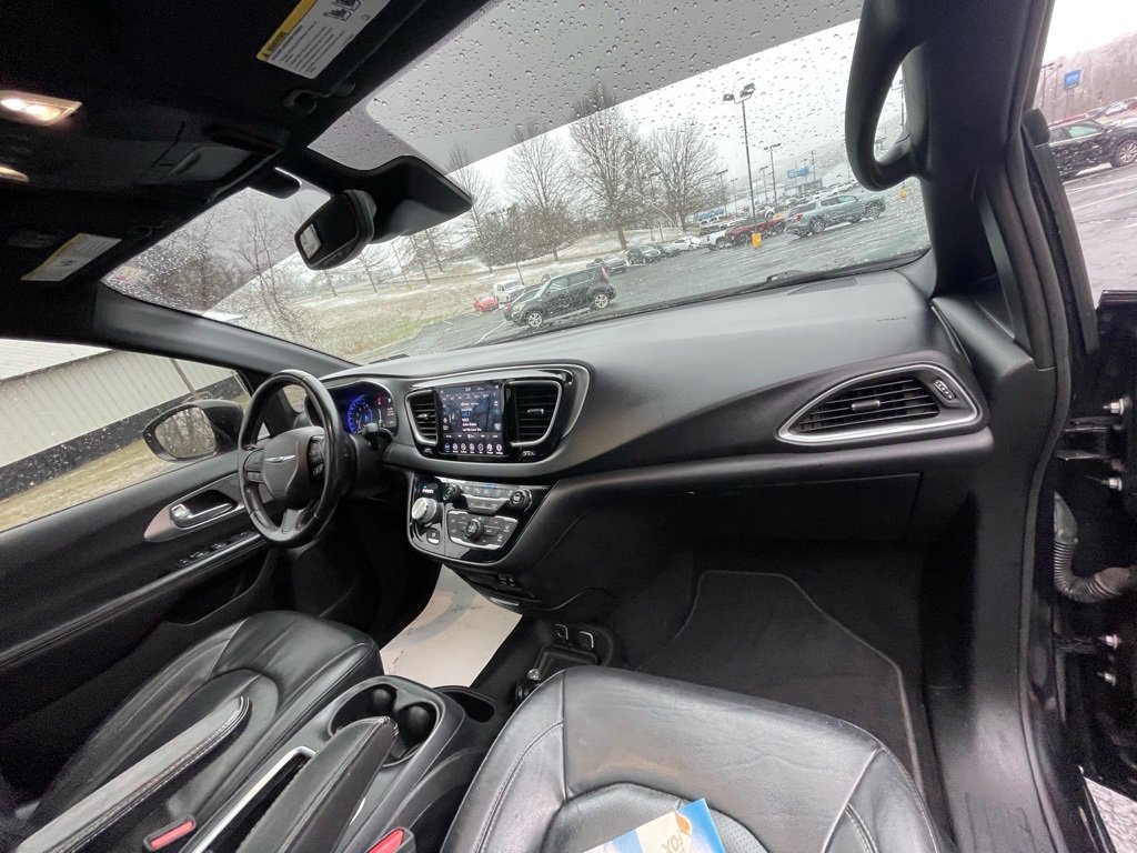 Used 2019 Chrysler Pacifica Touring-L Plus w/ Advanced Safetytec Group image 11