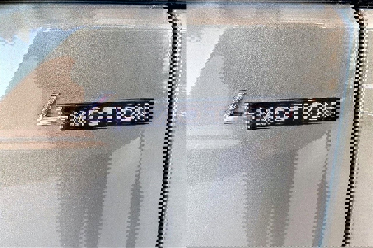 Used 2024 Volkswagen Atlas Peak Edition SE image 7