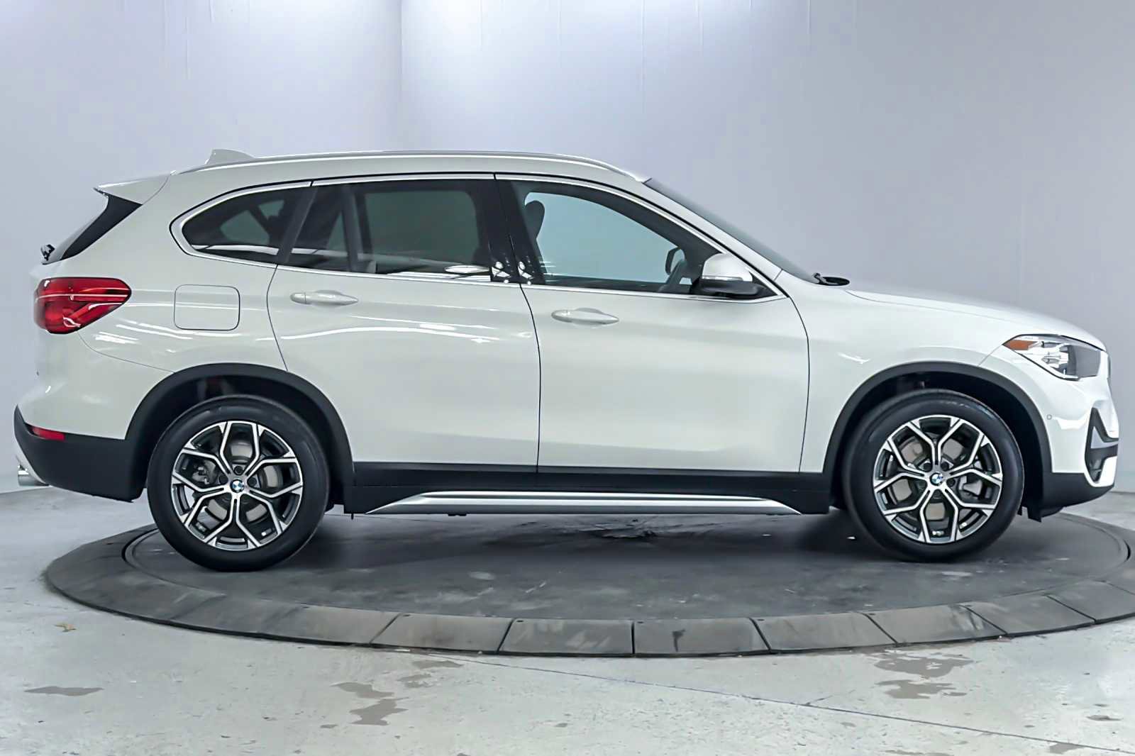 Used 2021 BMW X1 xDrive28i w/ Convenience Package image 8