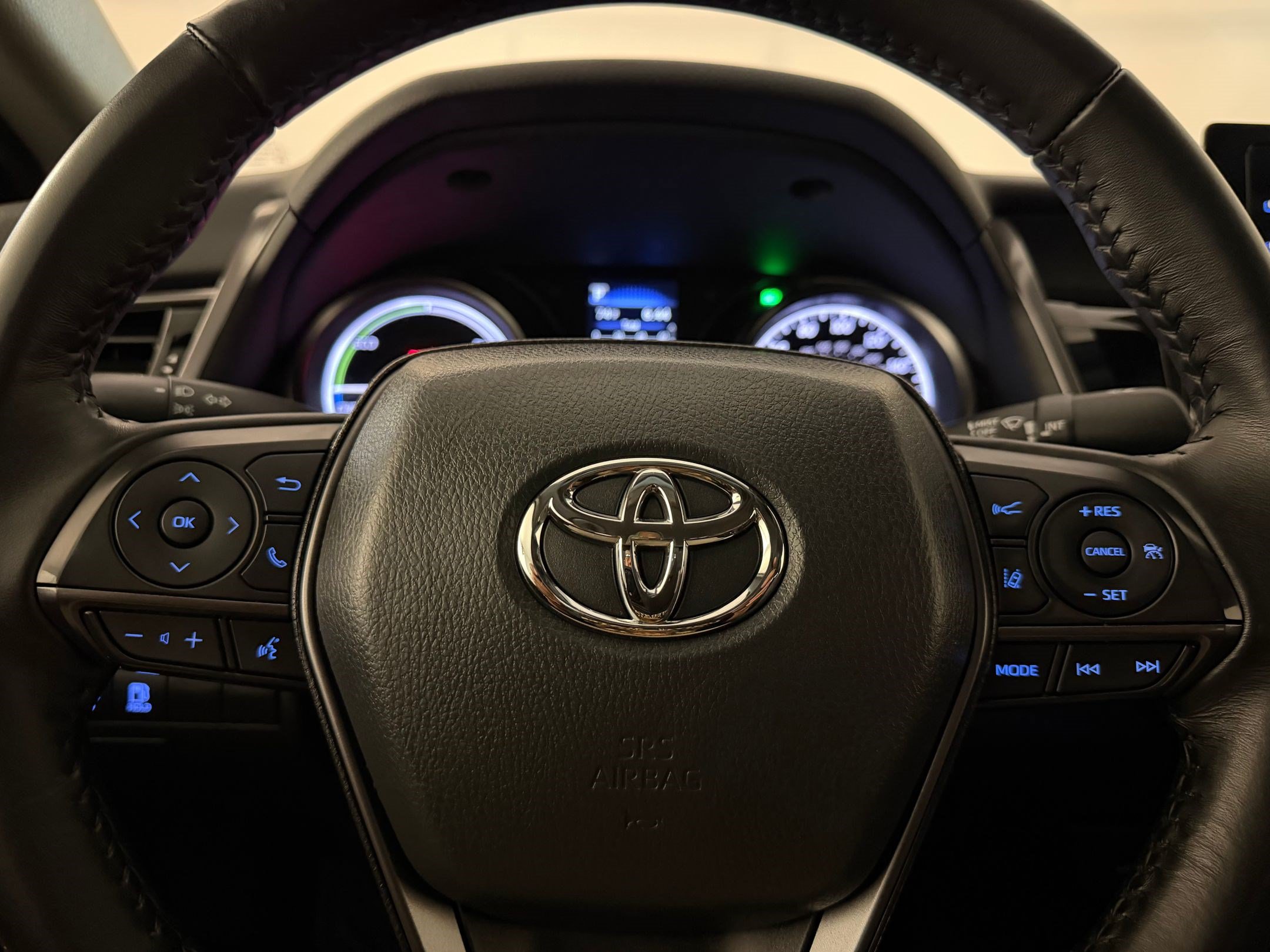 Used 2024 Toyota Camry SE FWD image 11