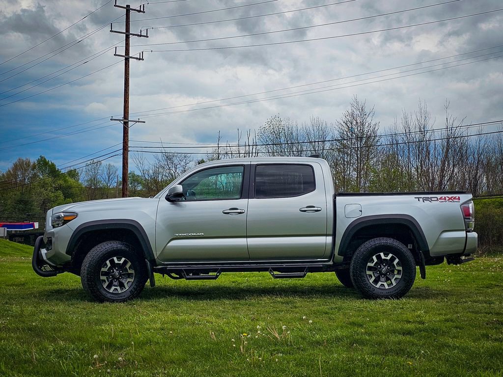 Used 2023 Toyota Tacoma TRD Off-Road w/ Technology Package AWD/4WD image 7