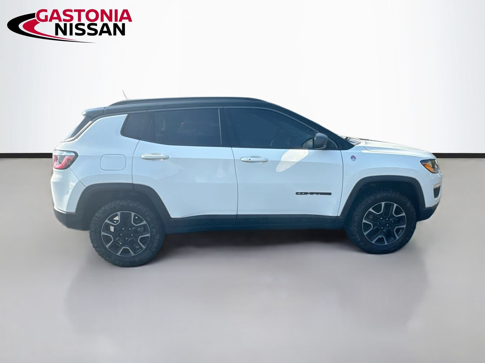 Used 2019 Jeep Compass Trailhawk w/ Cold Weather Group AWD/4WD image 10