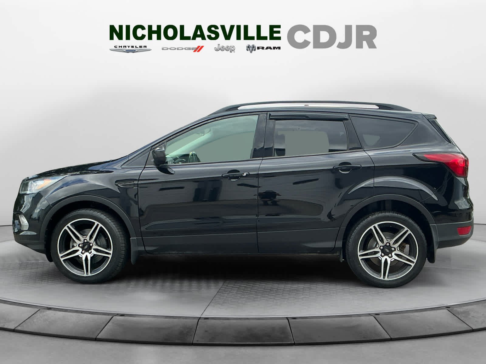 Used 2019 Ford Escape SEL AWD/4WD image 2