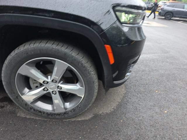 Used 2022 Jeep Grand Cherokee L Limited AWD/4WD image 2