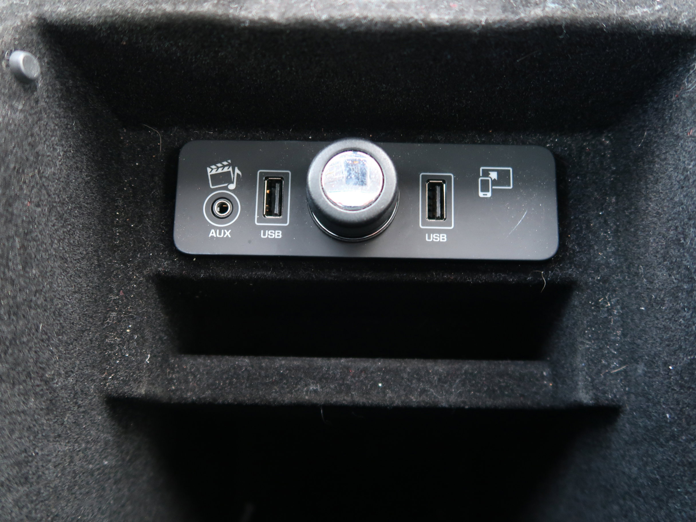 Used 2016 Land Rover Range Rover HSE image 32