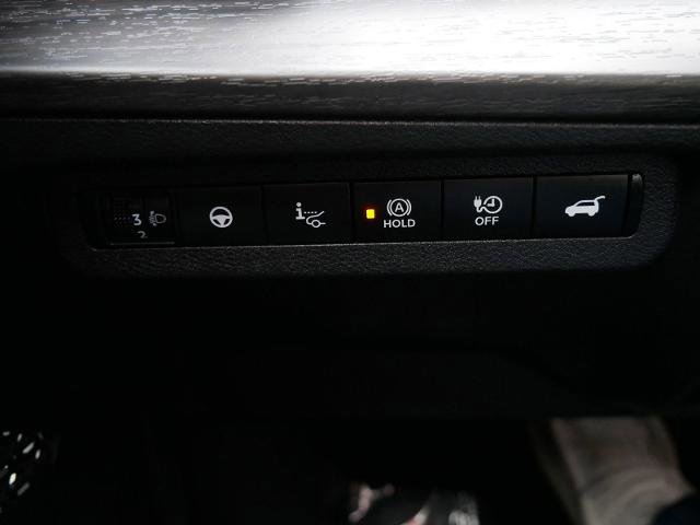 Certified 2024 Nissan Ariya AWD image 28