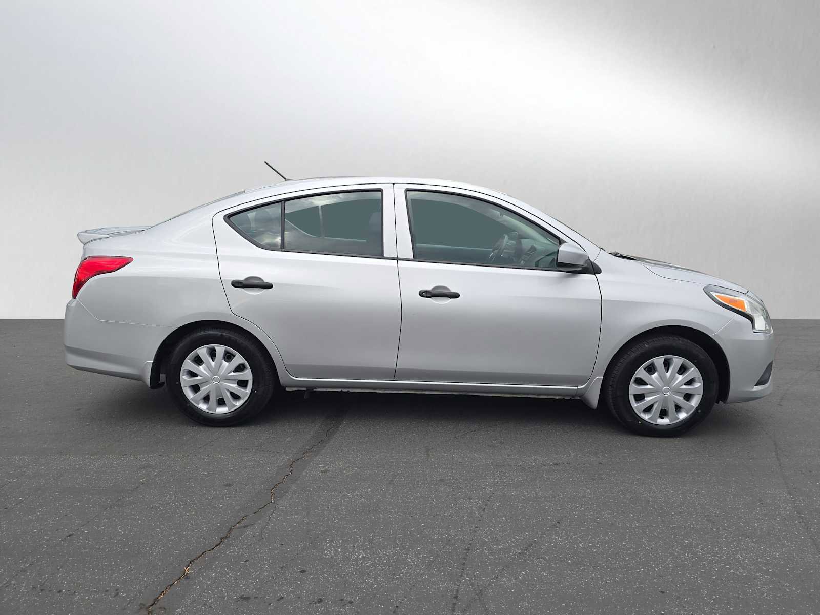 Used 2019 Nissan Versa S Plus image 8