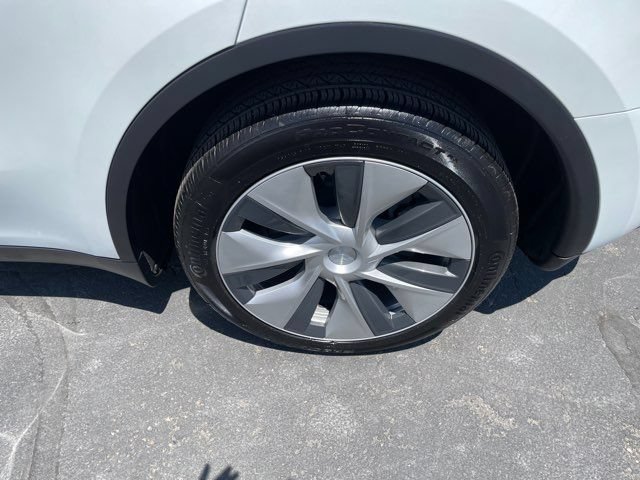 Used 2023 Tesla Model Y Long Range AWD/4WD image 26
