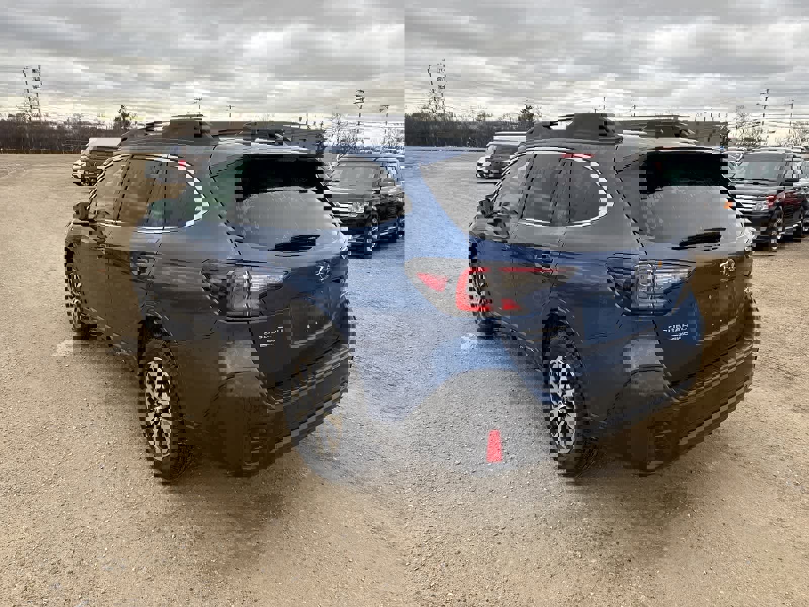 Used 2021 Subaru Outback Premium image 2