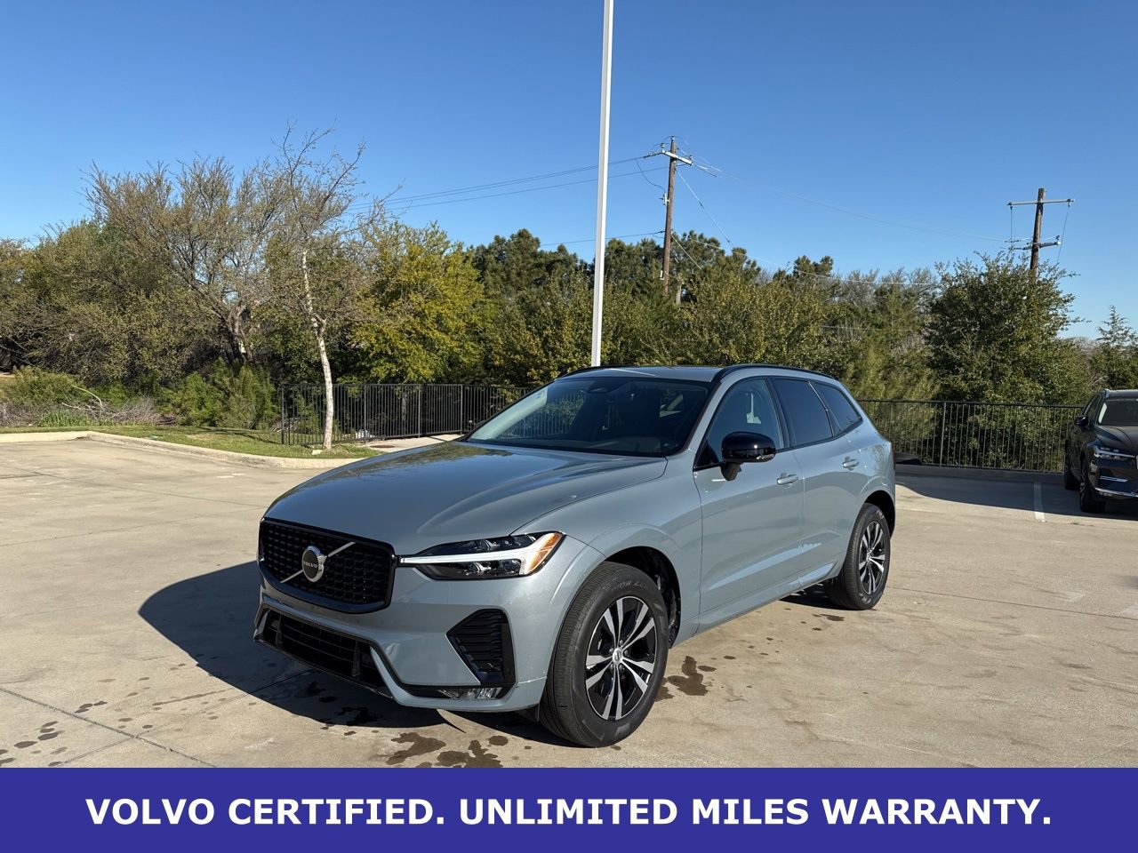 Certified 2024 Volvo XC60 B5 Core image 1