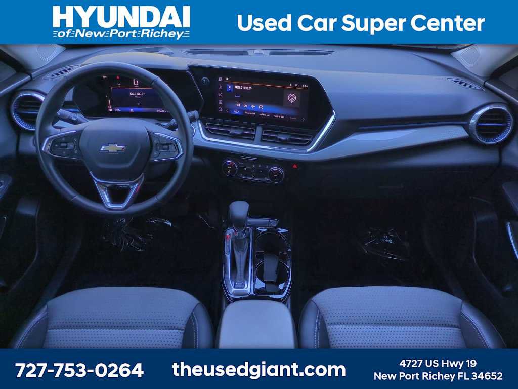 Used 2024 Chevrolet Trax LT w/ Driver Confidence Package FWD image 16