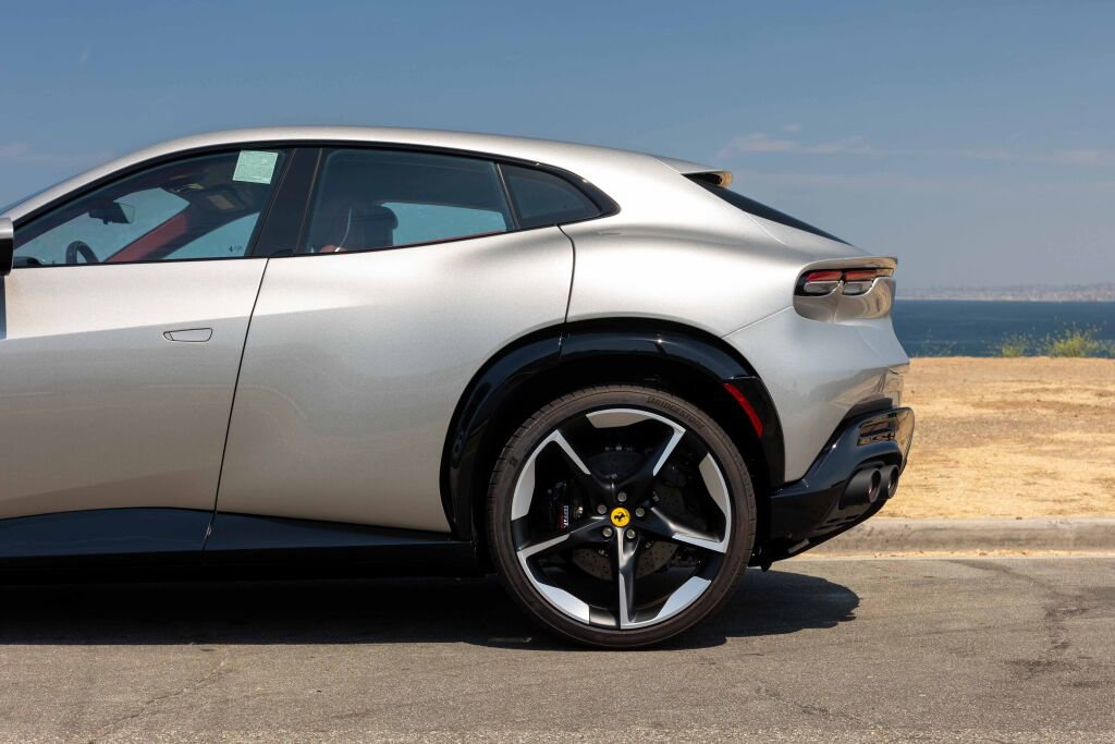 Certified 2025 Ferrari Purosangue image 9