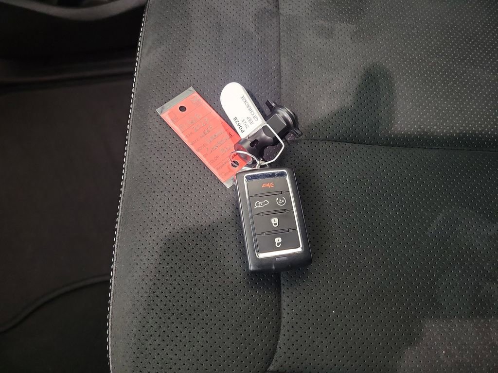 Used 2023 Jeep Grand Cherokee Altitude RWD image 27