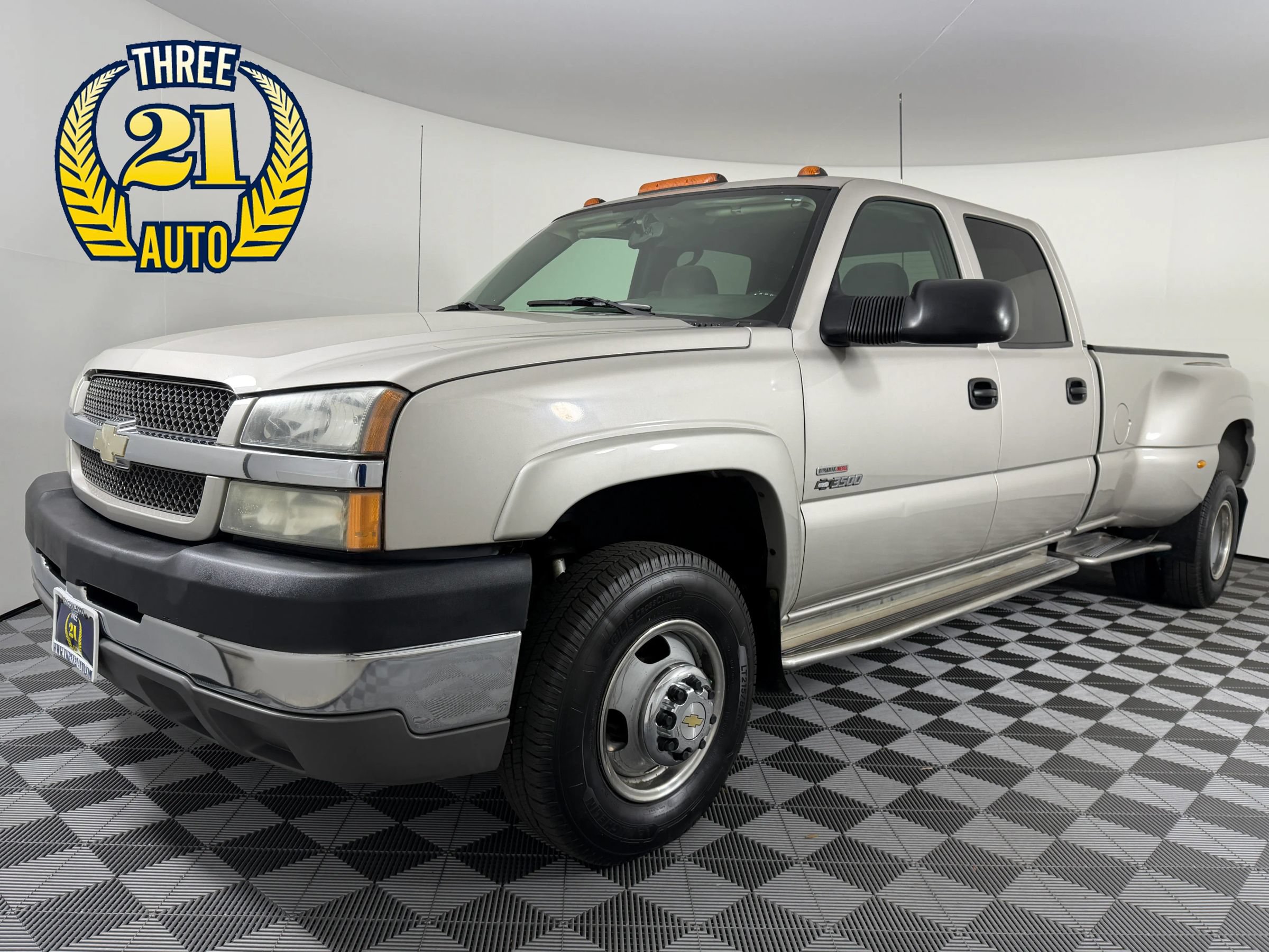 Used 2004 Chevrolet Silverado 3500 LS w/ Heavy-Duty Power Package RWD image 1