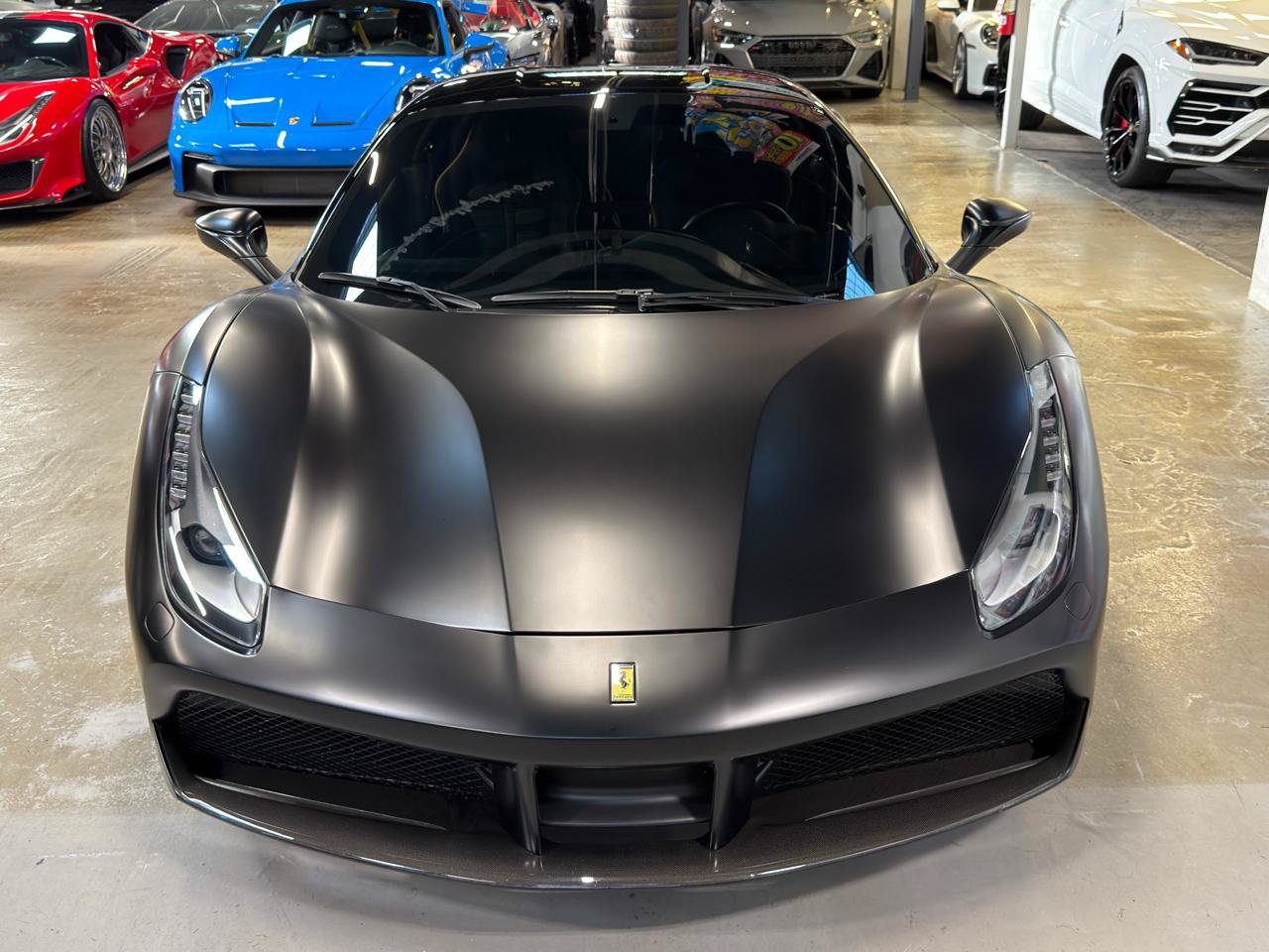 Used 2018 Ferrari 488 GTB RWD image 3