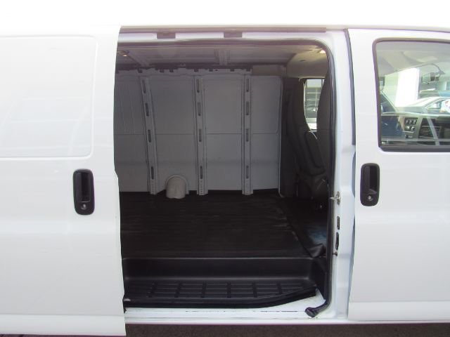 Used 2023 GMC Savana 2500 Extended w/ Driver Convenience Package image 8