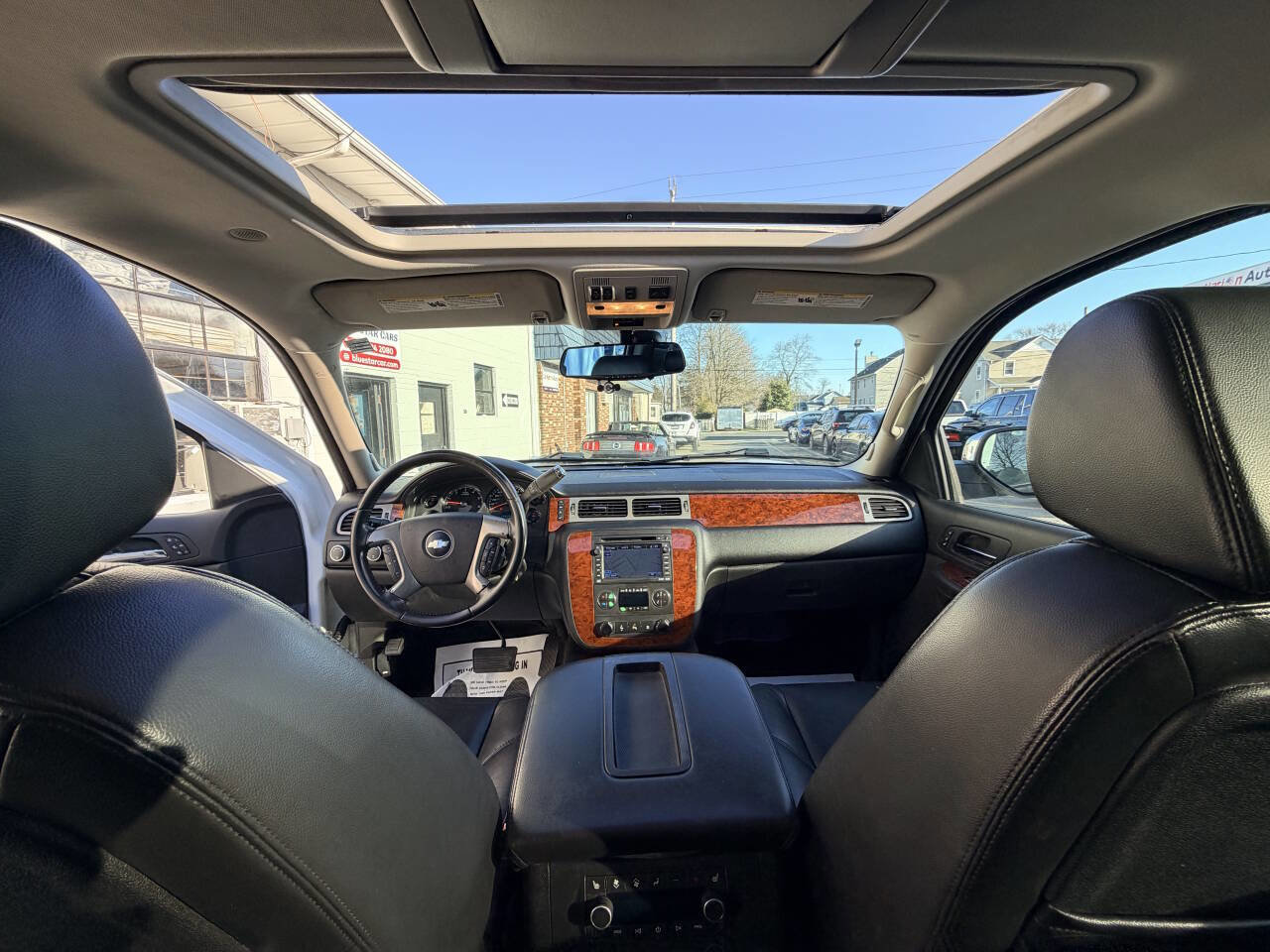 Used 2009 Chevrolet Suburban LTZ image 26