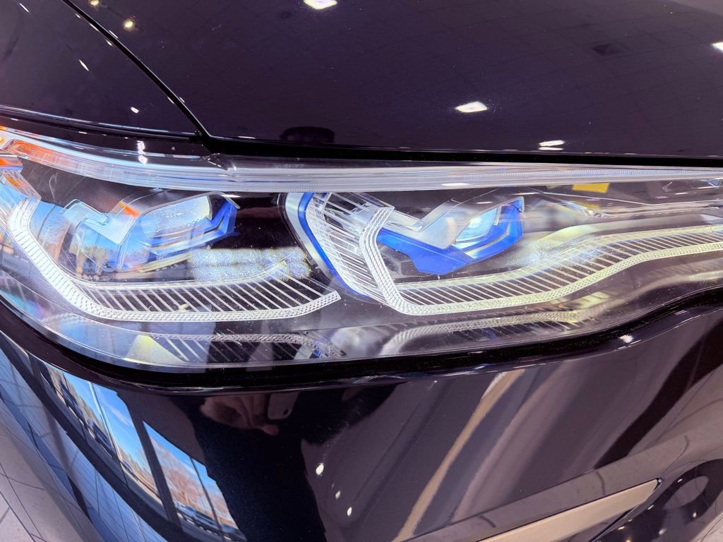 Used 2022 BMW X7 M50i image 21