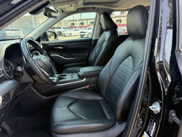 Used 2023 Toyota Highlander XLE FWD image 30