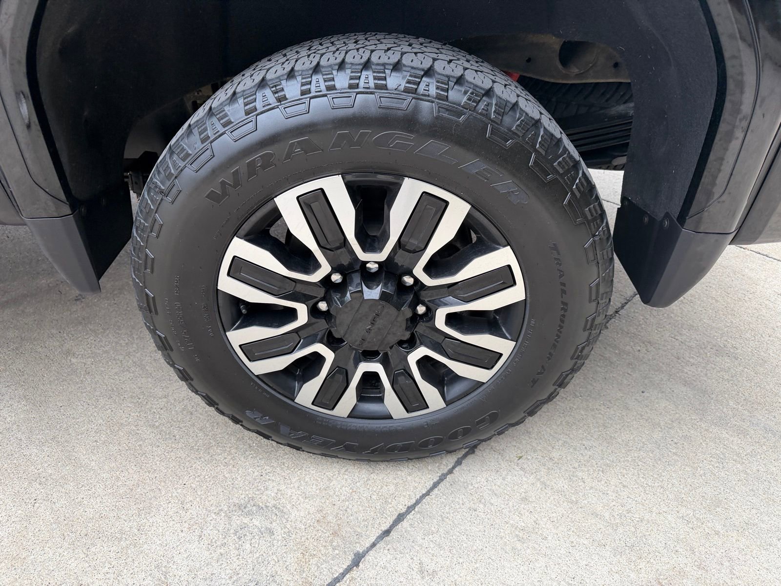 Used 2025 GMC Sierra 2500 Denali Ultimate image 36