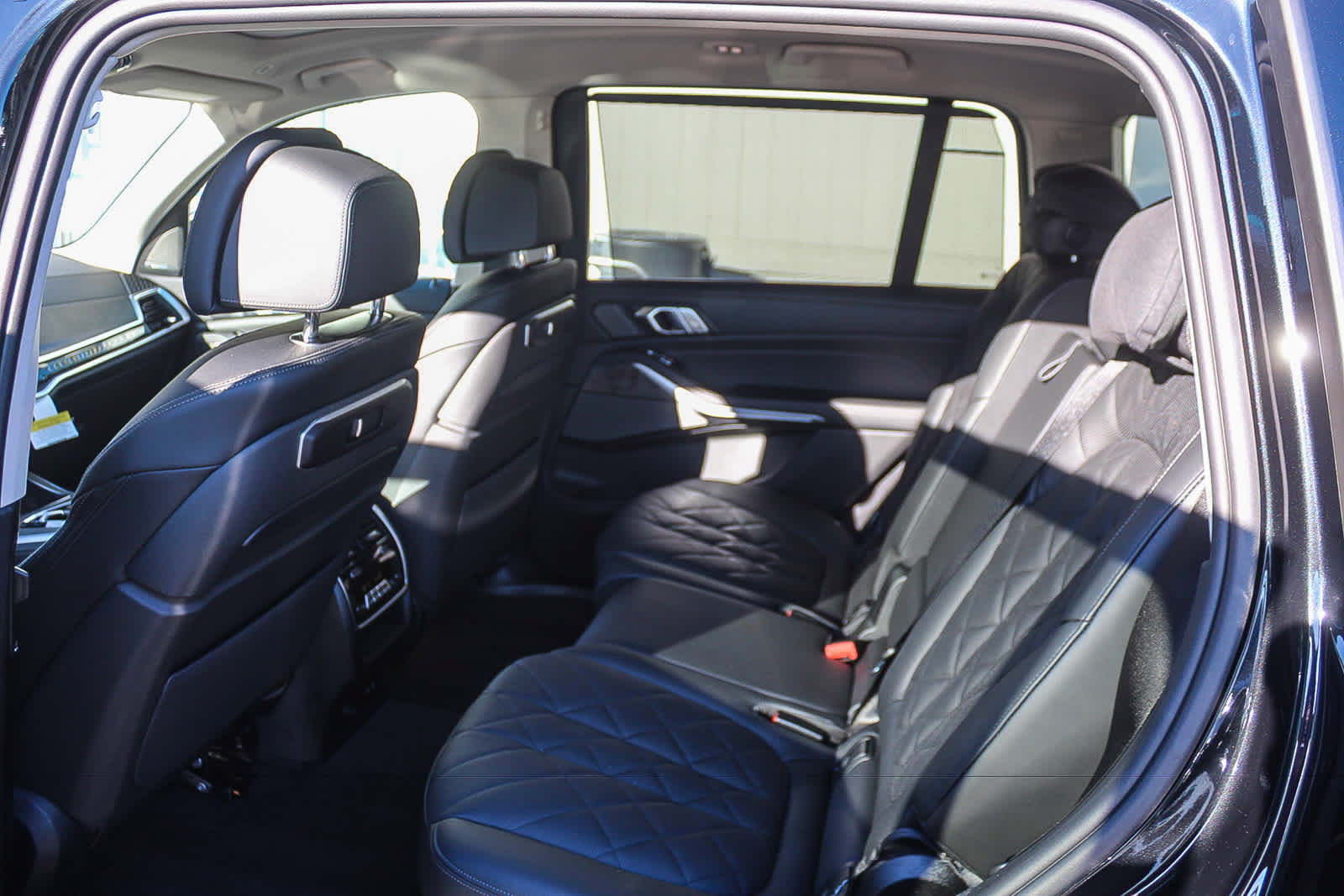 Used 2027 BMW X7 xDrive40i AWD/4WD image 25