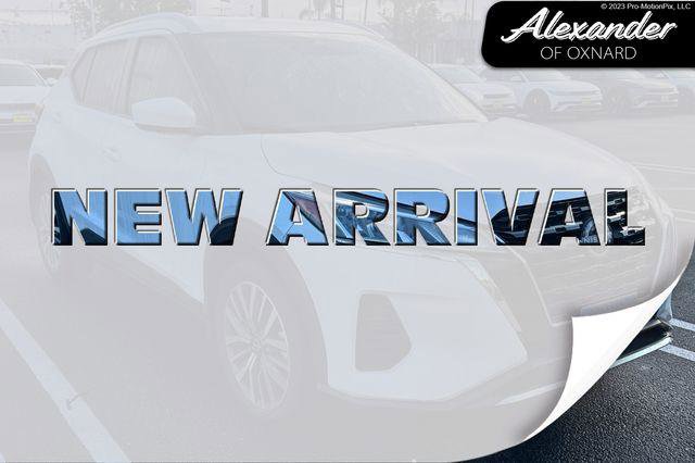 Used 2023 Nissan Kicks SV