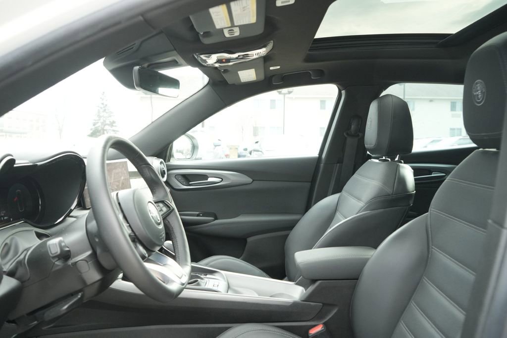 Used 2024 Alfa Romeo Tonale Ti w/ Active Assist Package image 27