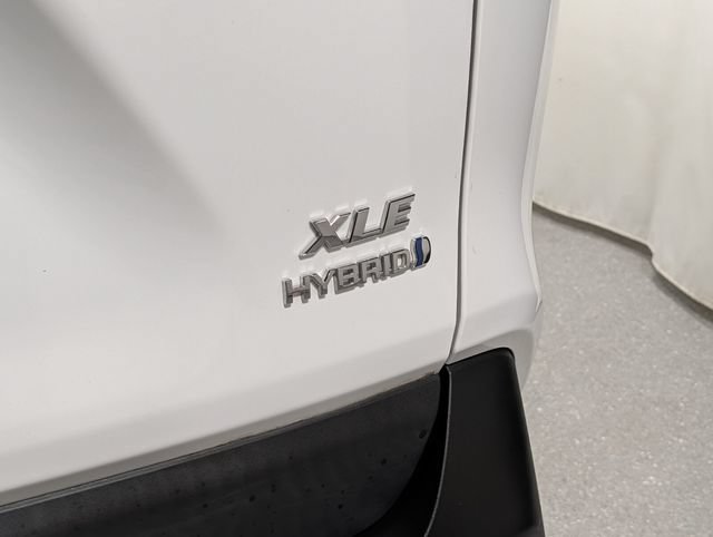 Used 2022 Toyota RAV4 XLE w/ Convenience Package AWD/4WD image 5