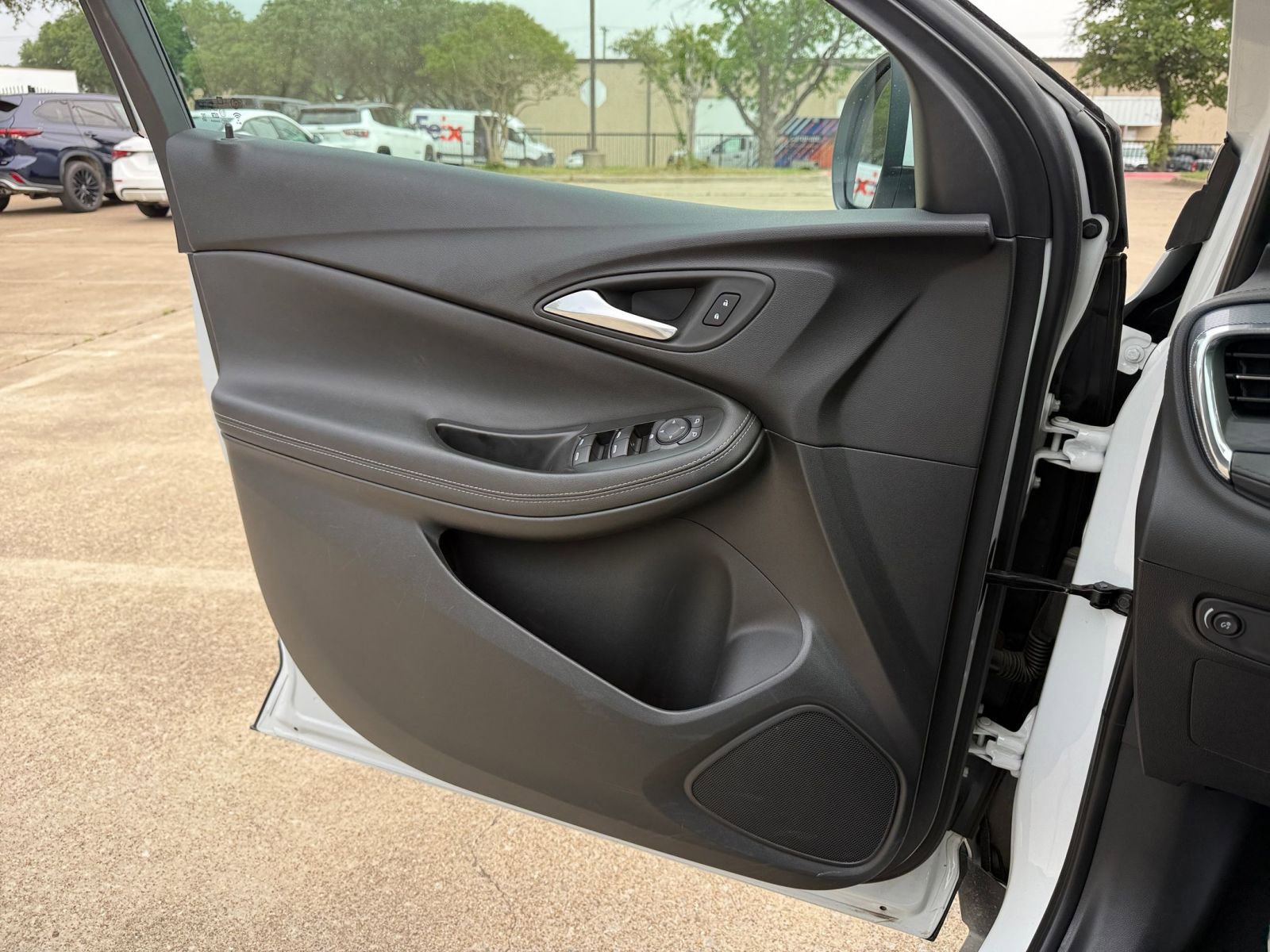 Used 2025 Buick Encore GX Preferred FWD image 18