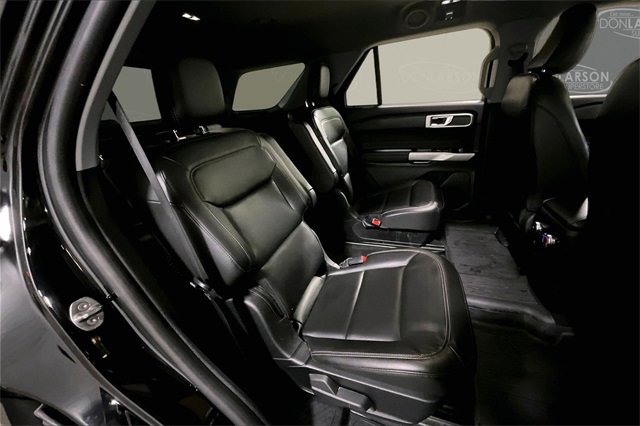 Used 2022 Ford Explorer XLT w/ Equipment Group 202A image 16