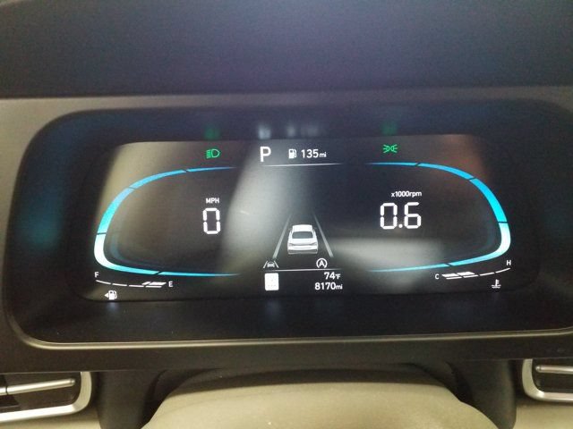 Certified 2025 Hyundai Elantra SE FWD image 9
