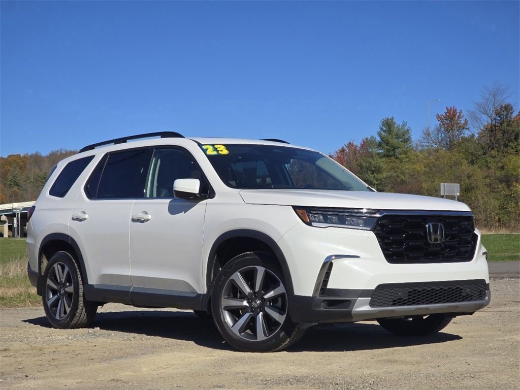 Used 2023 Honda Pilot Touring image 2