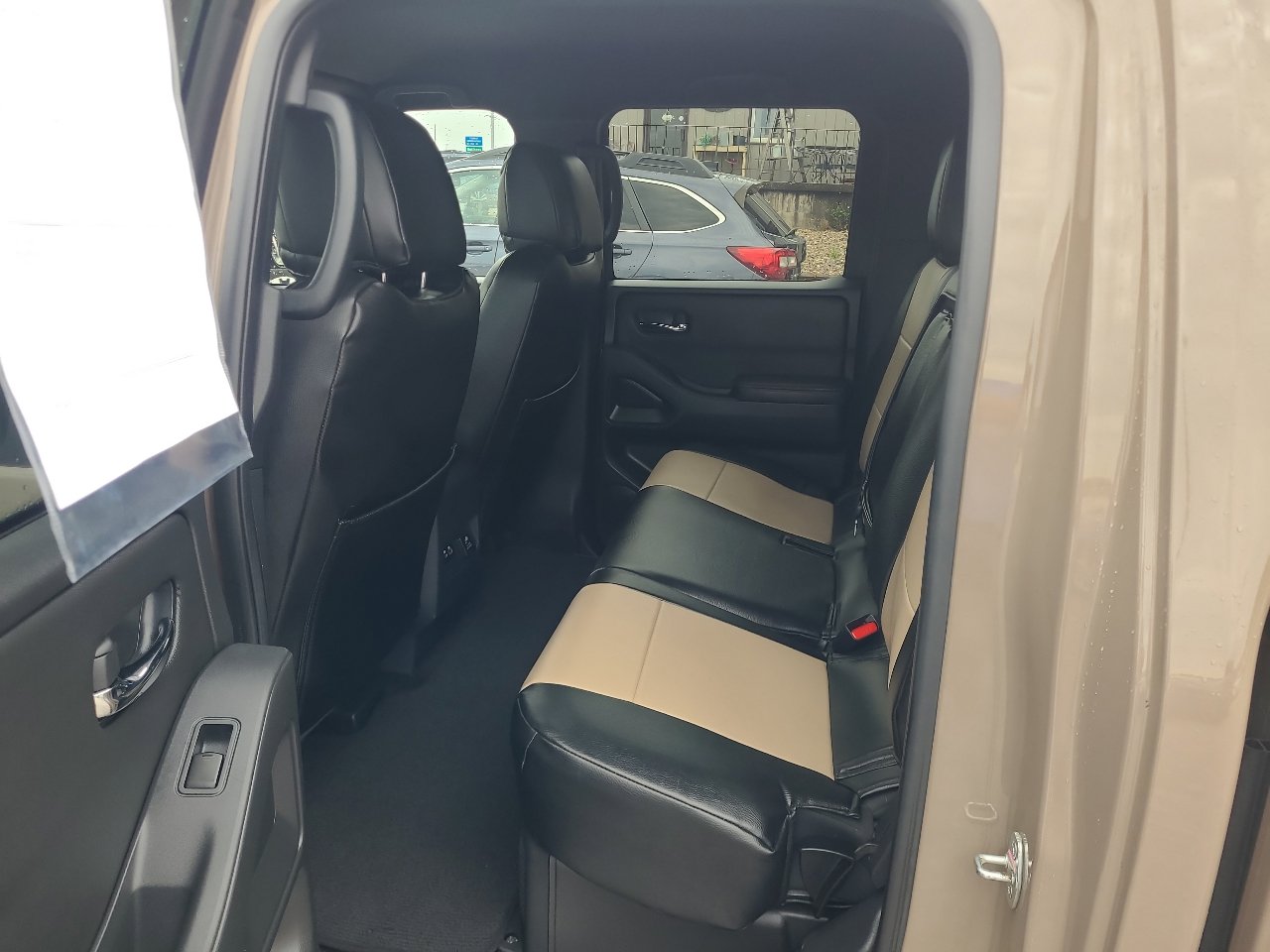 Used 2023 Nissan Frontier PRO-4X w/ Pro Convenience Package image 12