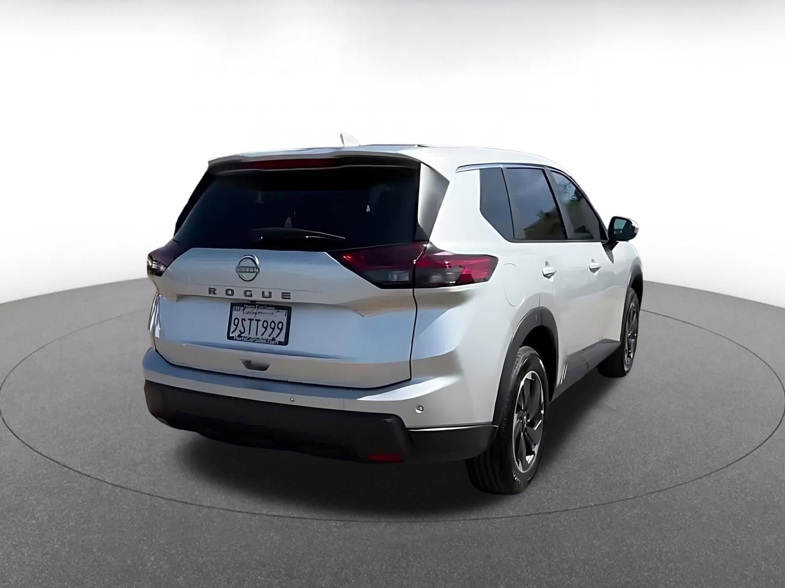 Used 2025 Nissan Rogue SV FWD image 15