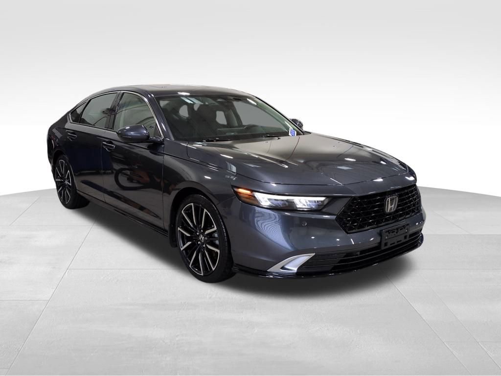 Used 2023 Honda Accord Touring image 1