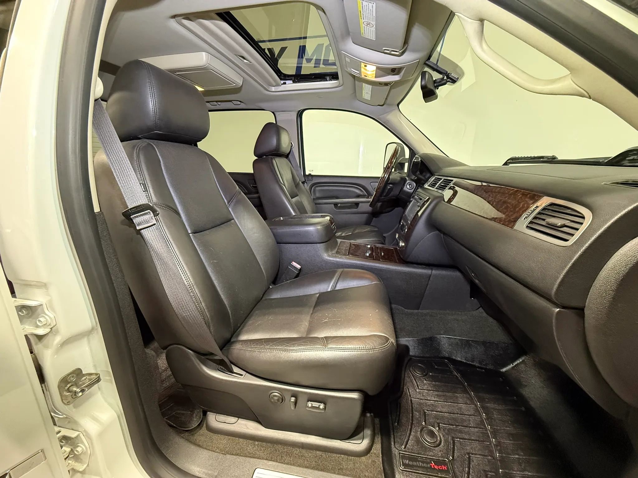 Used 2014 GMC Sierra 2500 Denali w/ Suspension Package, Off-Road image 11