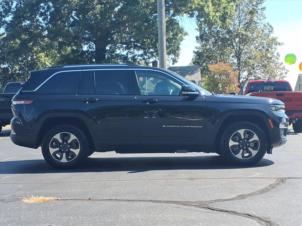 Used 2024 Jeep Grand Cherokee Limited 4xe image 2