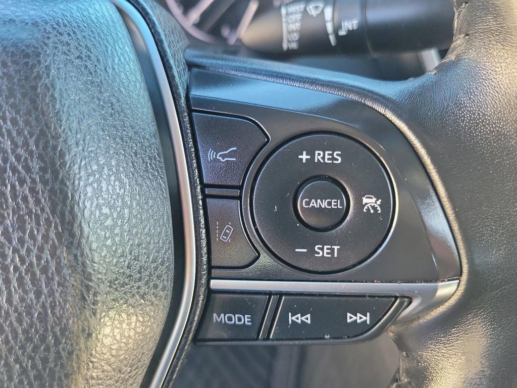 Used 2018 Toyota Camry XLE image 24