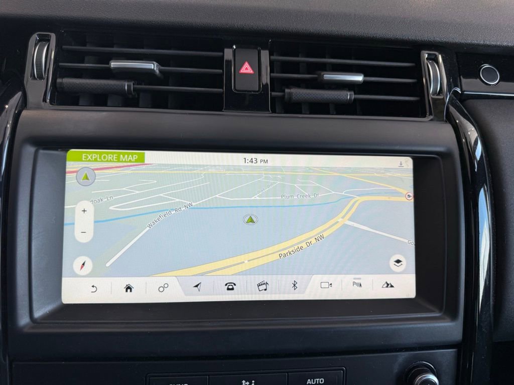 Used 2018 Land Rover Discovery SE image 27