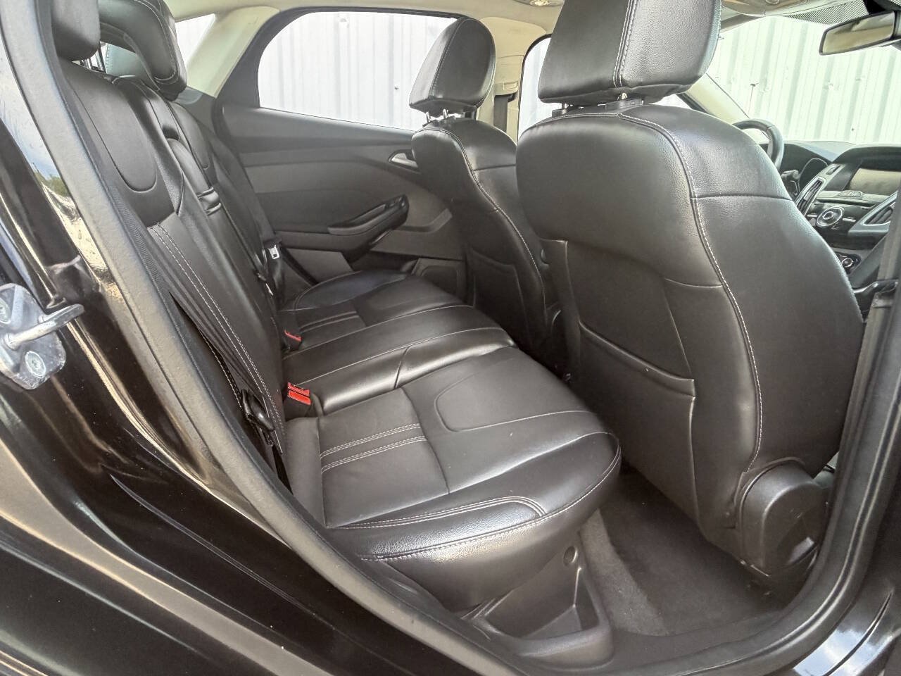 Used 2012 Ford Focus Titanium FWD image 17
