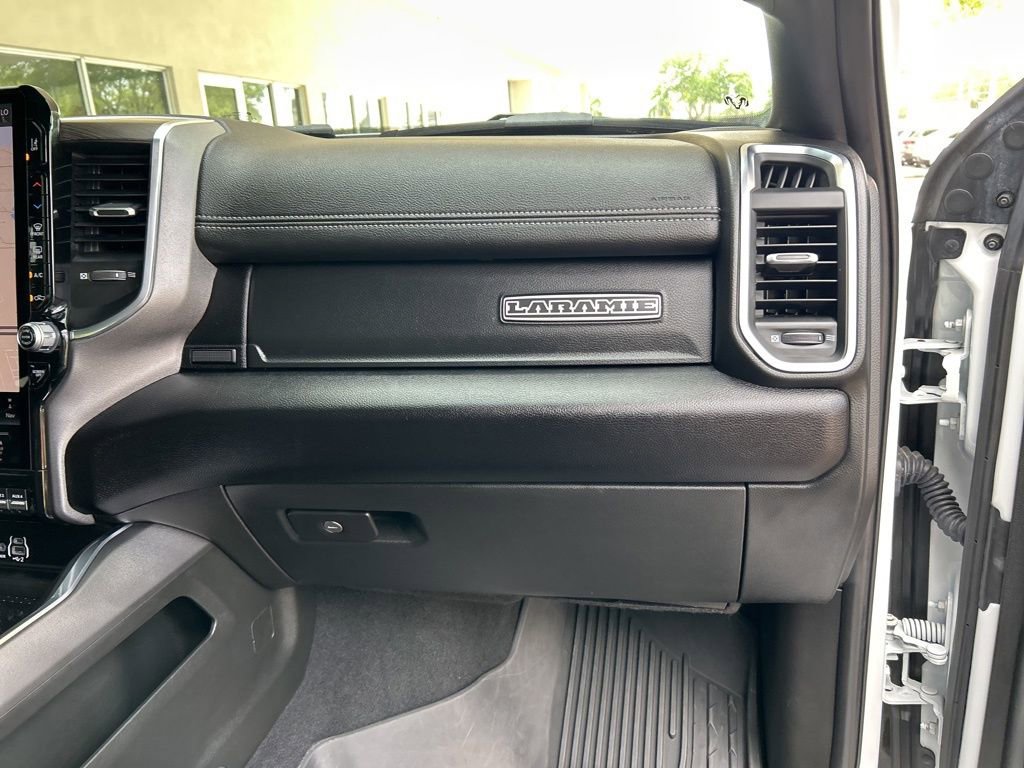 Used 2025 RAM 3500 Laramie AWD/4WD image 27
