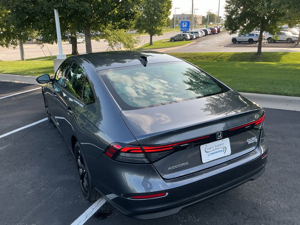 Used 2025 Honda Accord SE image 10