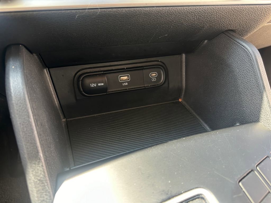 Used 2024 Kia Sportage LX image 19