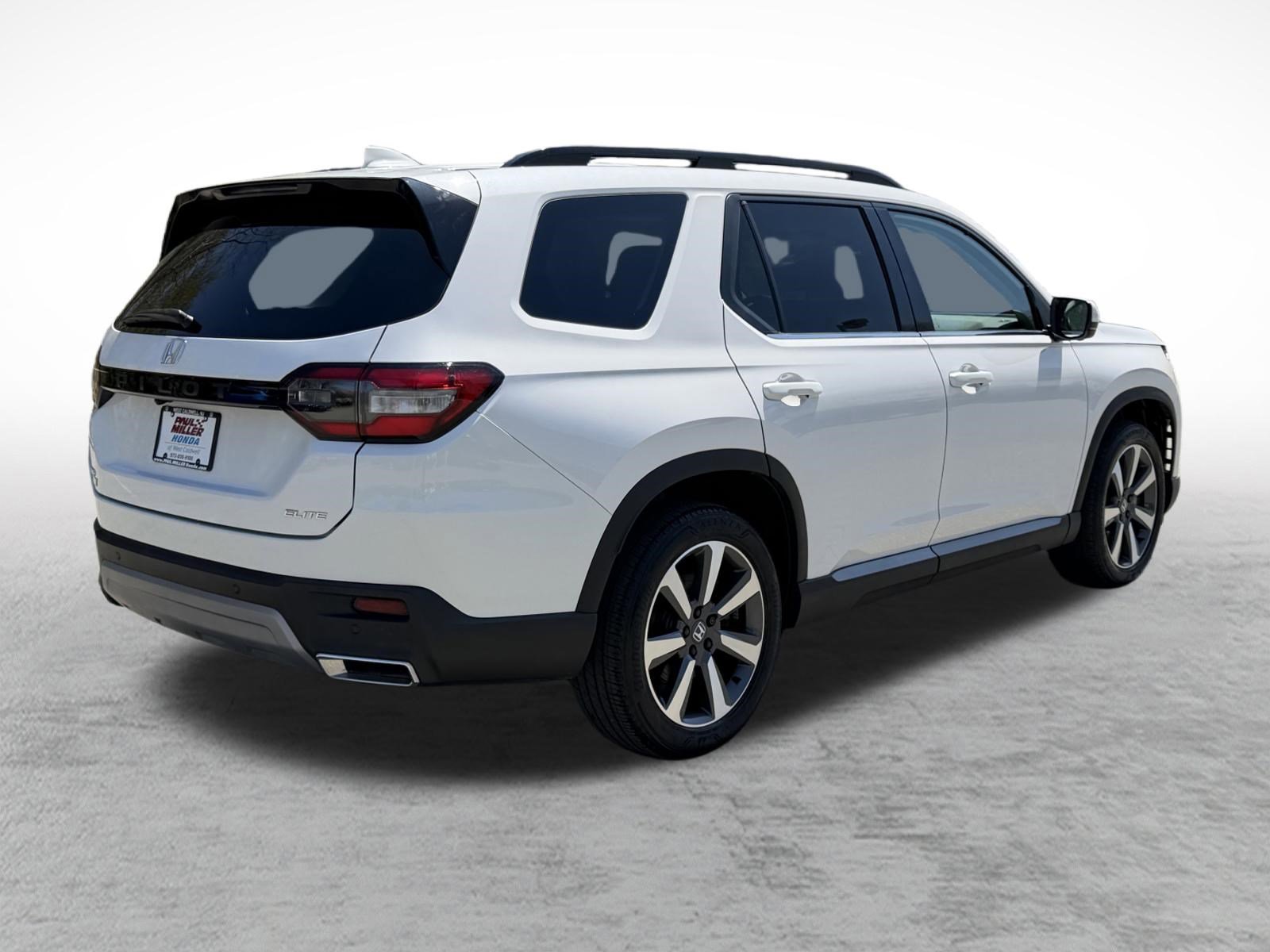 Used 2023 Honda Pilot Elite image 6