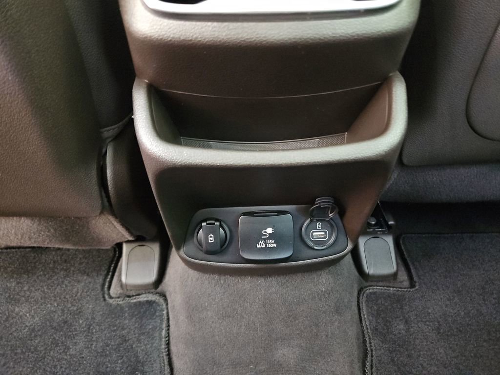 Used 2020 Hyundai Santa Fe Limited FWD image 31